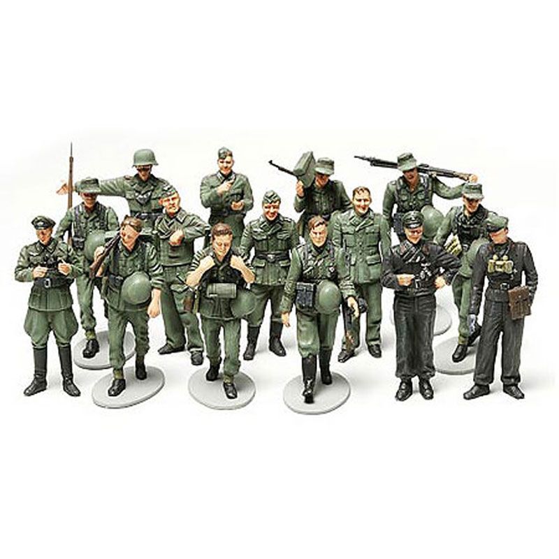 TAMIYA 1/48 WWII GERMAN INFANTRY ON MANEUVERS SET