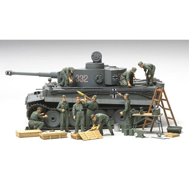 TAMIYA 1/48 WWII GERMAN TANK CREW - FIELD MAINTENANCE SET