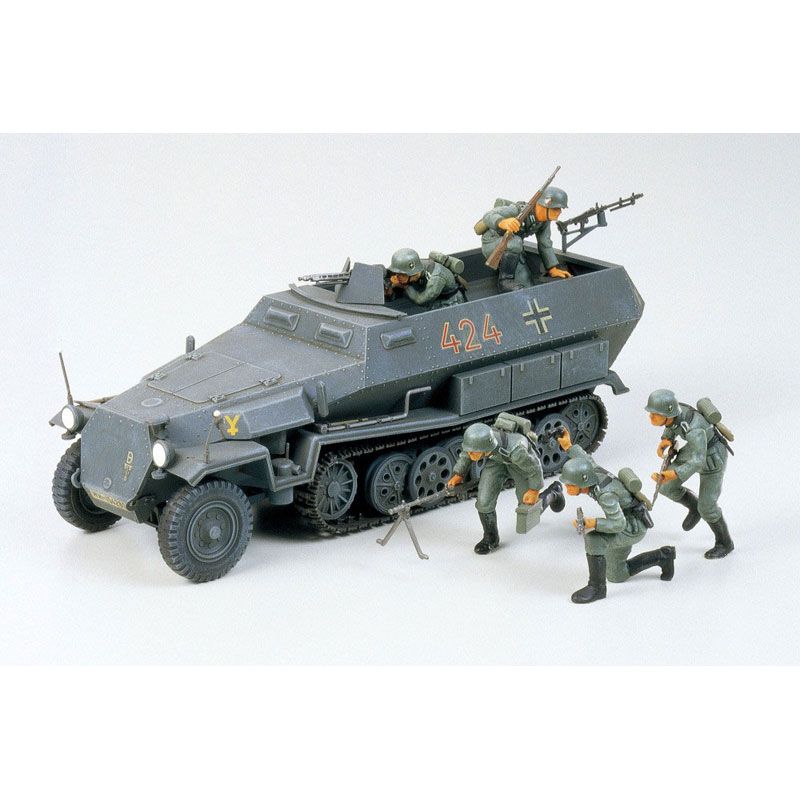 TAMIYA 1/35 GERMAN HANOMAG SD.KFZ. 251/1 AUSF. C