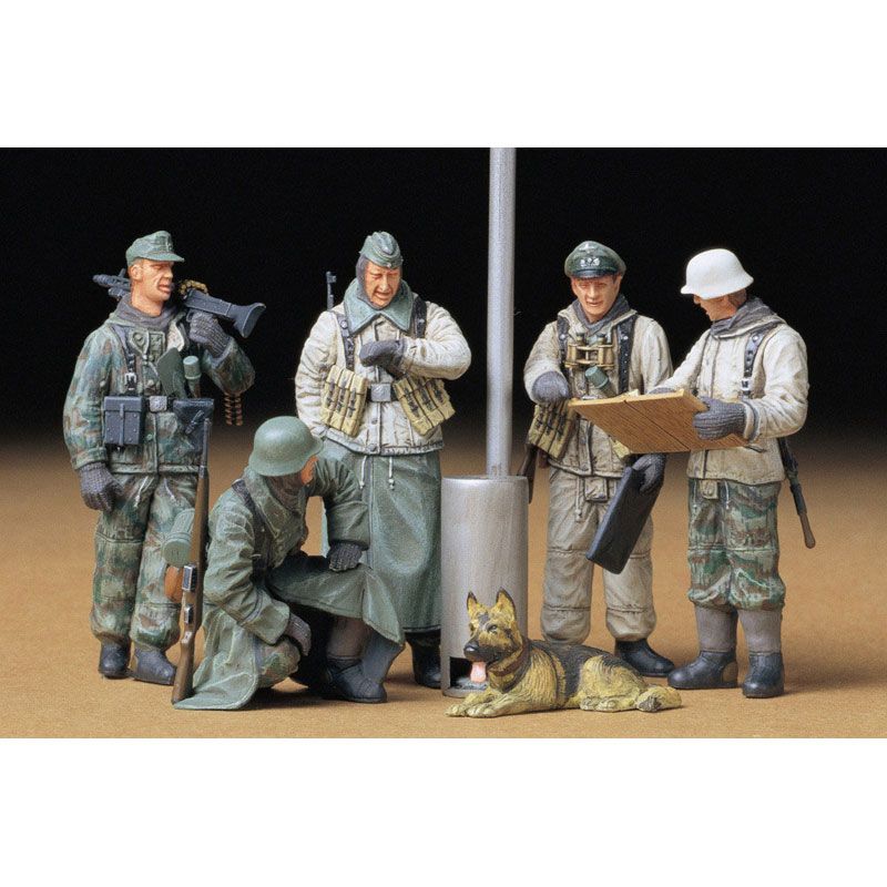 TAMIYA 1/35 GERMAN SOLDIERS FIELD BRIEFING