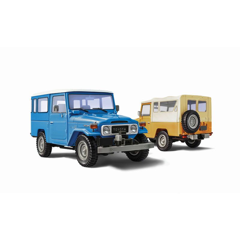 ITALERI 1/24 TOYOTA LAND CRUISER BJ-44