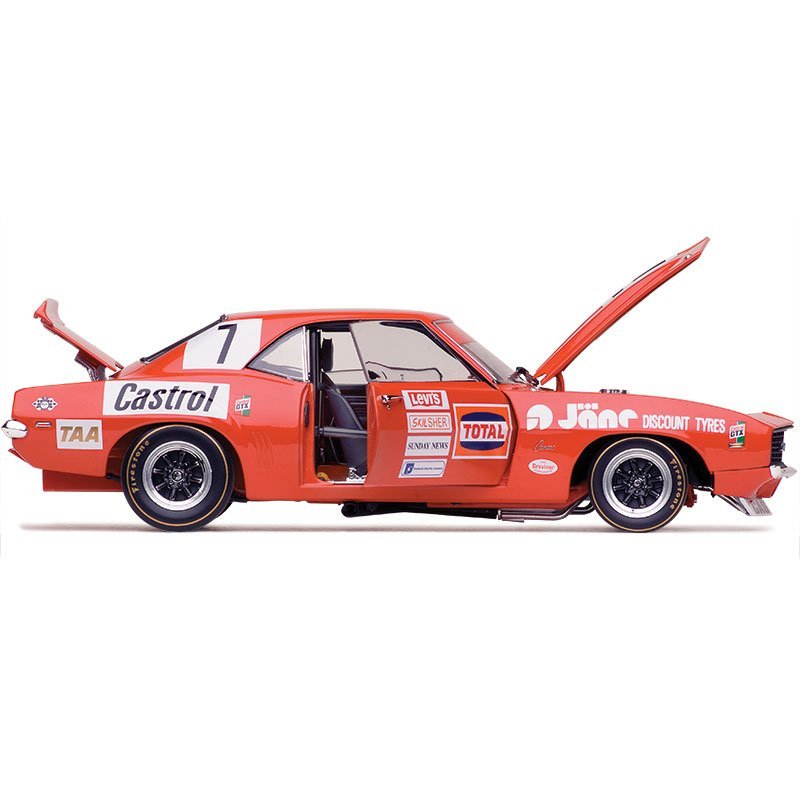 CLASSIC CARLECTABLES 1/18 CHEVROLET ZL1 CAMARO 1972 ATCC SYMMONS PLAINS