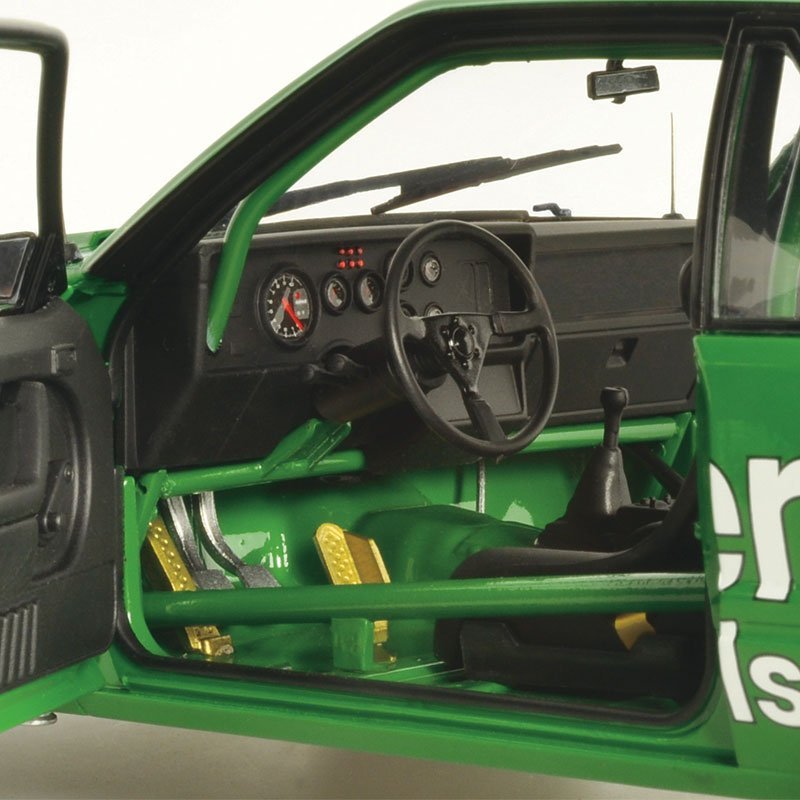 CLASSIC CARLECTABLES 1/18 FORD MUSTANG GT 1985 SANDOWN 500