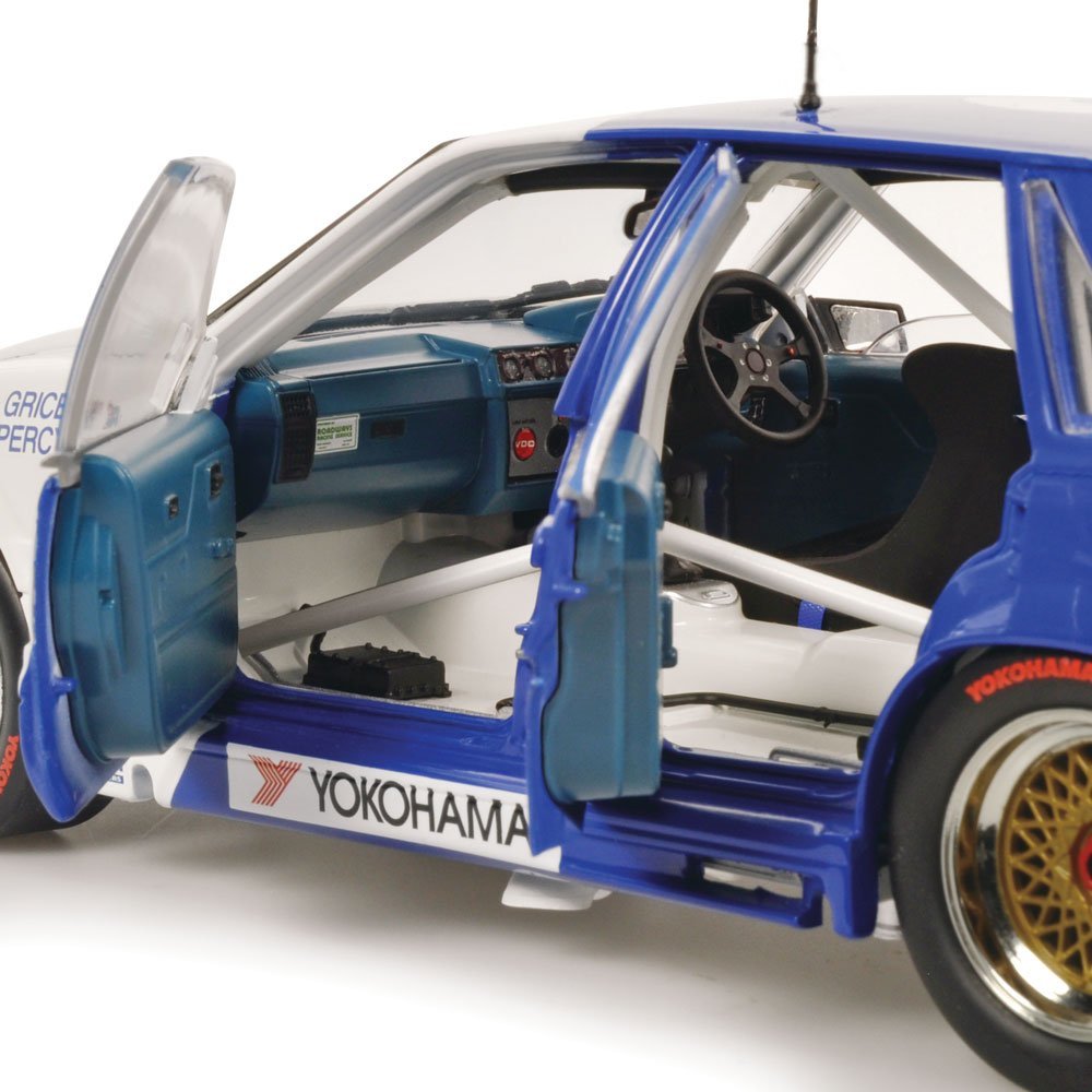 CLASSIC CARLECTABLES 1/18 HOLDEN VL COMMODORE 1988 BATHURST