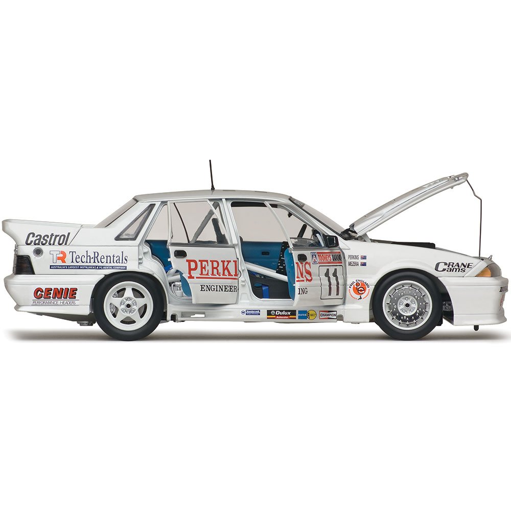 CLASSIC CARLECTABLES 1/18 HOLDEN VL COMMODORE GROUP A SV 1990 BATHURST