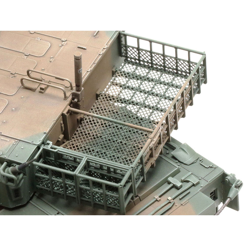 TAMIYA RC 1/35 JGSDF TYPE 10 TANK WITH CONTROL UNIT