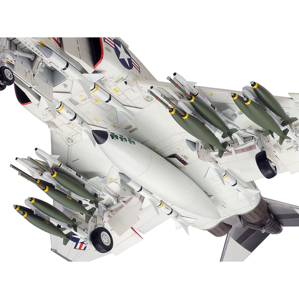 TAMIYA 1/32 MCDONNELL DOUGLAS F-4J PHANTOM II MARINES