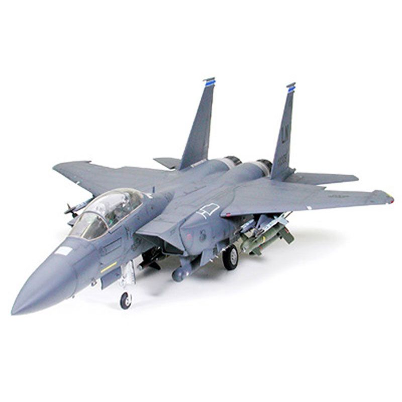 TAMIYA 1/32 MCDONNELL DOUGLAS F-15E STRIKE EAGLE W/BUNKER BUSTER