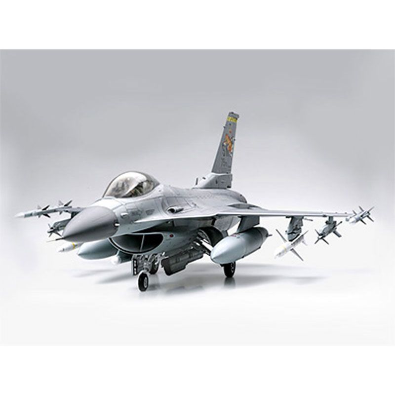 TAMIYA 1/32 F-16CJ (BLOCK 50) FIGHTING FALCON
