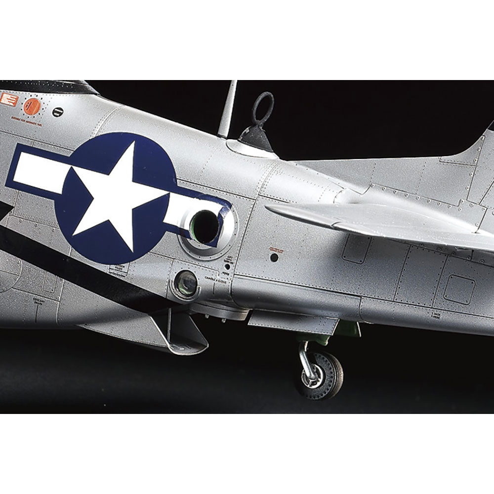 TAMIYA 1/32 NORTH AMERICAN P-51D/K MUSTANG PACIFIC THEATER