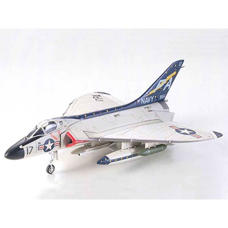 TAMIYA 1/72 DOUGLAS F4D-1 SKYRAY