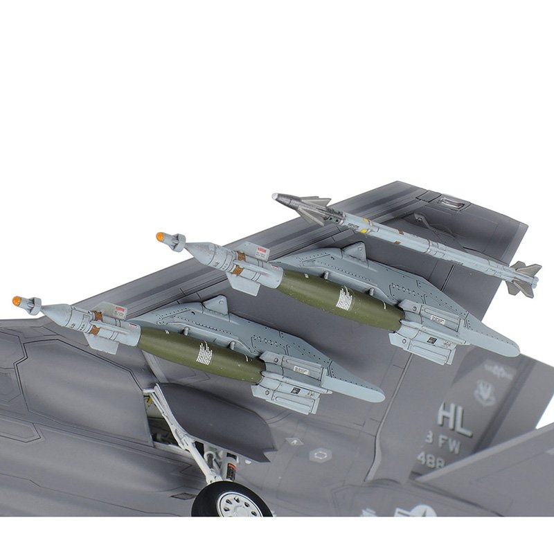 TAMIYA 1/72 LOCKHEED MARTIN F-35A LIGHTNING II