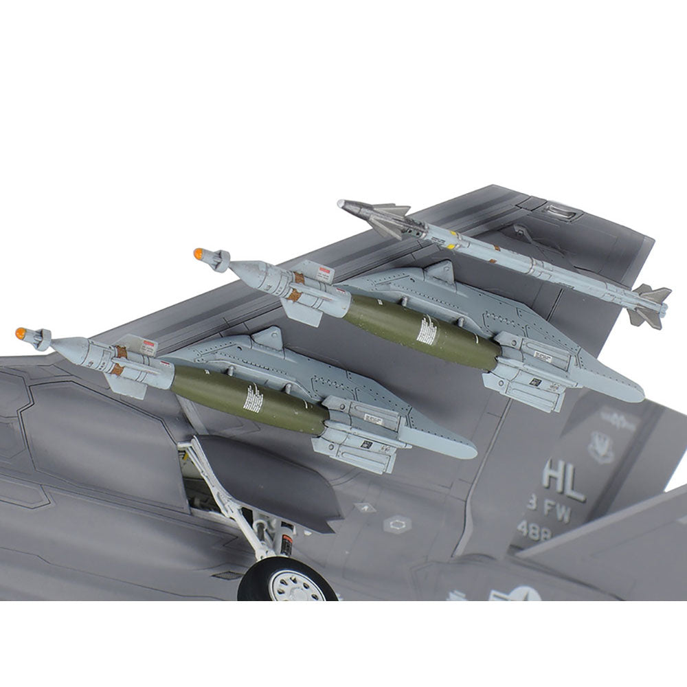 TAMIYA 1/72 LOCKHEED MARTIN F-35A LIGHTNING II