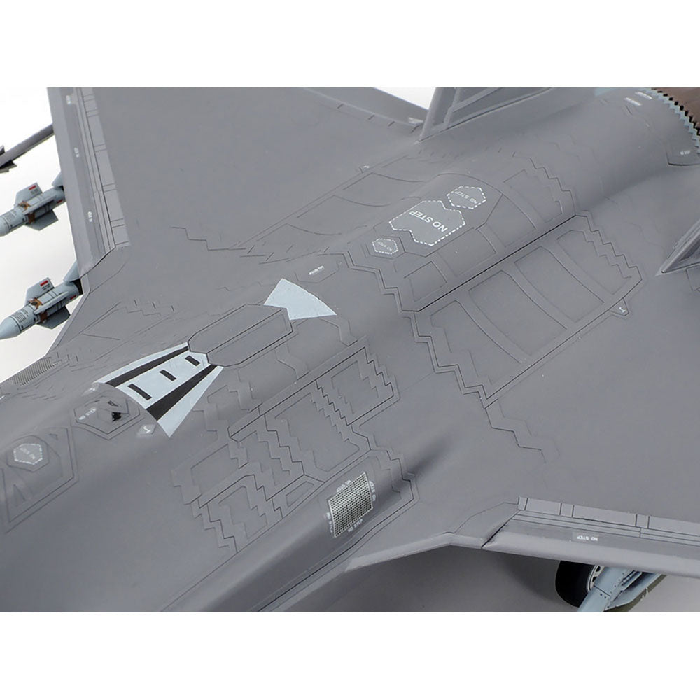 TAMIYA 1/72 LOCKHEED MARTIN F-35A LIGHTNING II