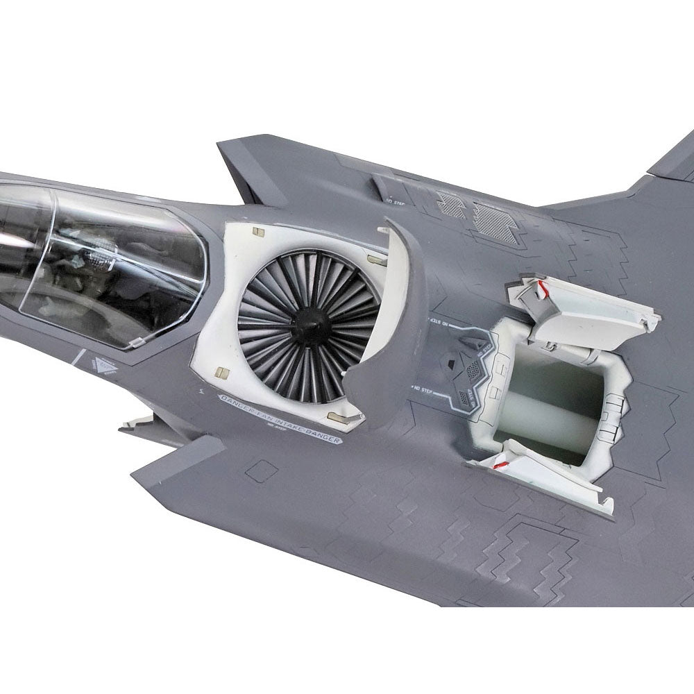 TAMIYA 1/72 LOCKHEED MARTIN F-35B LIGHTNING II