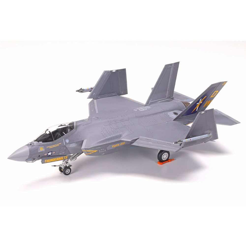 TAMIYA 1/72 LOCKHEED MARTIN F-35C LIGHTNING II