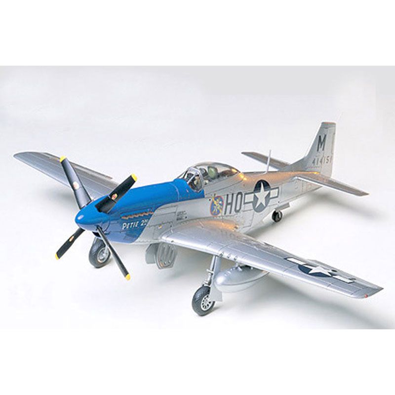TAMIYA 1/48 NORTH AMERICAN P-51D MUSTANG 8TH AF
