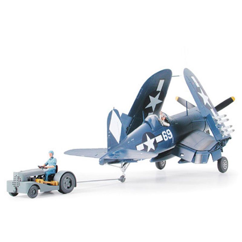 TAMIYA 1/48 VOUGHT F4U-1D CORSAIR WITH "MOTO-TUG"