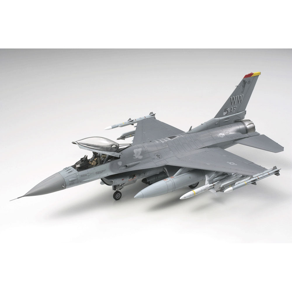 TAMIYA 1/48 LOCKHEED MARTIN F-16CJ (BLOCK 50) FIGHTING FALCON
