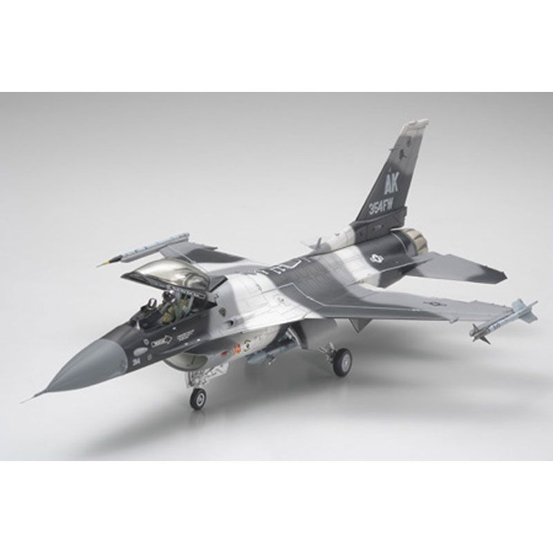 TAMIYA 1/48 F-16C/N "AGGRESSOR/ADVERSARY"