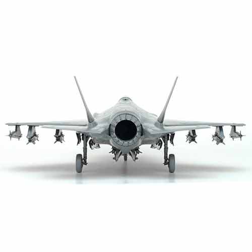 TAMIYA 1/48 LOCKHEED MARTIN F-35A LIGHTNING II WITH AUS. DECALS