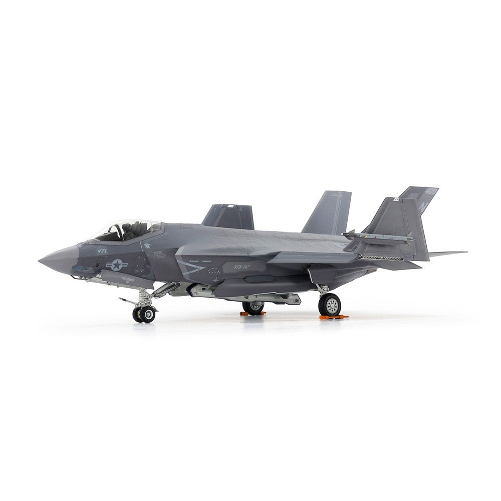 TAMIYA 1/48 LOCKHEED MARTIN F-35C LIGHTNING II