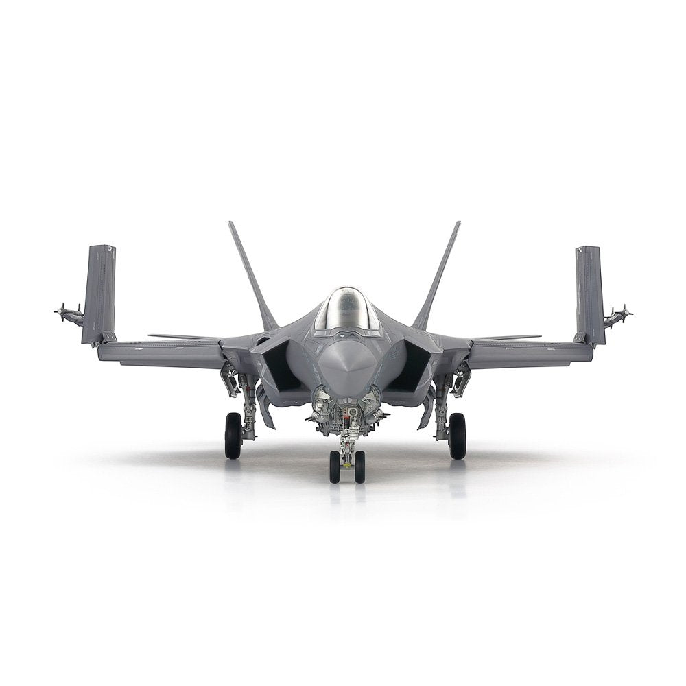 TAMIYA 1/48 LOCKHEED MARTIN F-35C LIGHTNING II