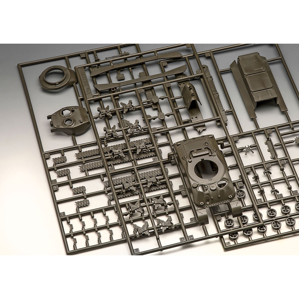 REVELL 1/72 MODEL SET SHERMAN M4A1