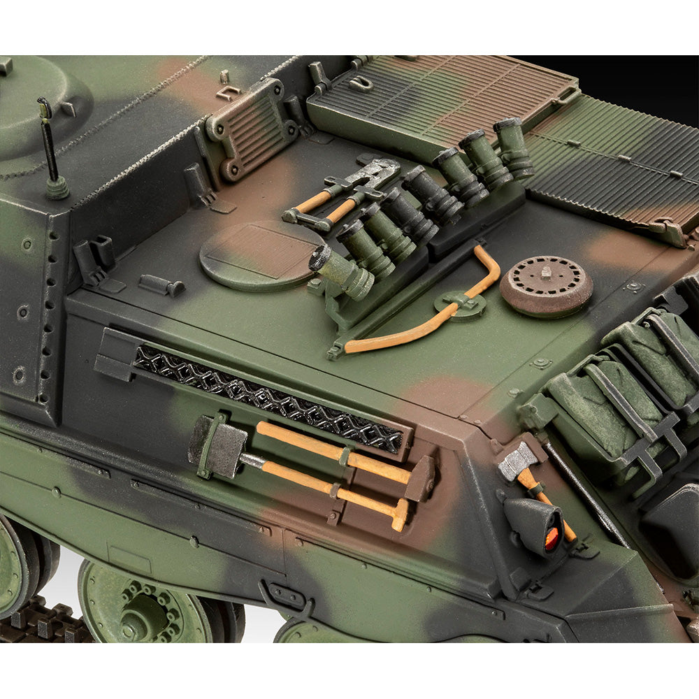 REVELL 1/35 MODEL SET RAKETENJAGDPANZER JAGUAR 1
