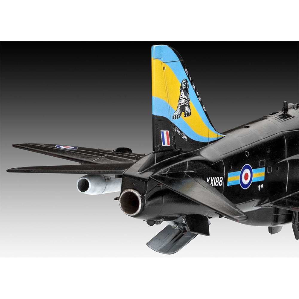 REVELL 1/72 MODEL SET BAE HAWK T.1
