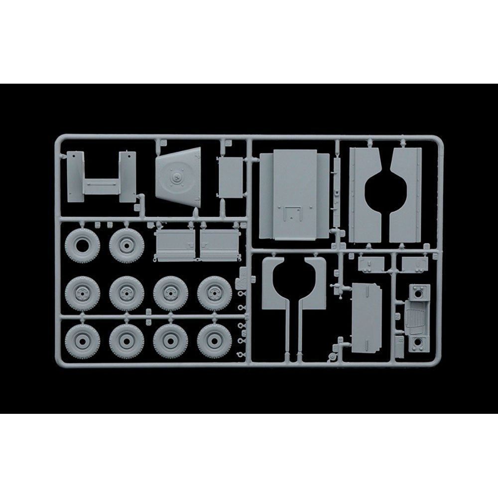 ITALERI 1/35 LAND ROVER 109 LWB
