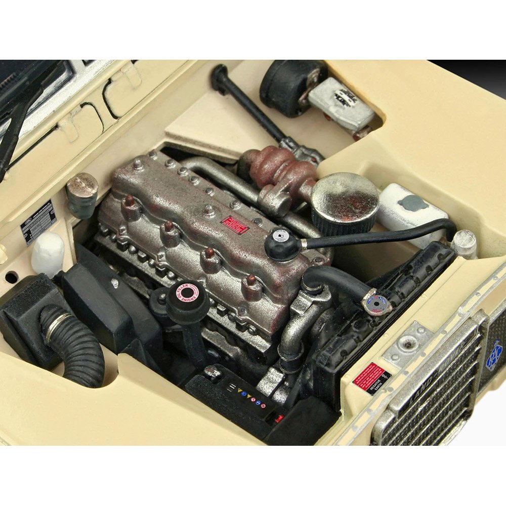 REVELL 1/24 MODEL SET LAND ROVER SERIES III LWB (COMMERCIAL)