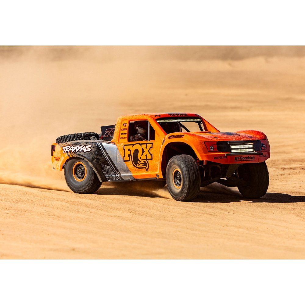 TRAXXAS UNLIMITED DESERT RACER 6S WD WITH LIGHTS - ORANGE - FOX