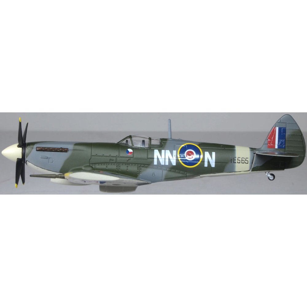 OXFORD 1/72 SPITFIRE IXE - RAF NO.310 (CZECH) 1945