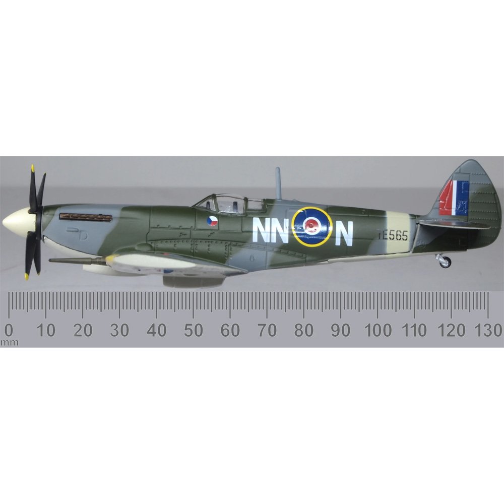 OXFORD 1/72 SPITFIRE IXE - RAF NO.310 (CZECH) 1945