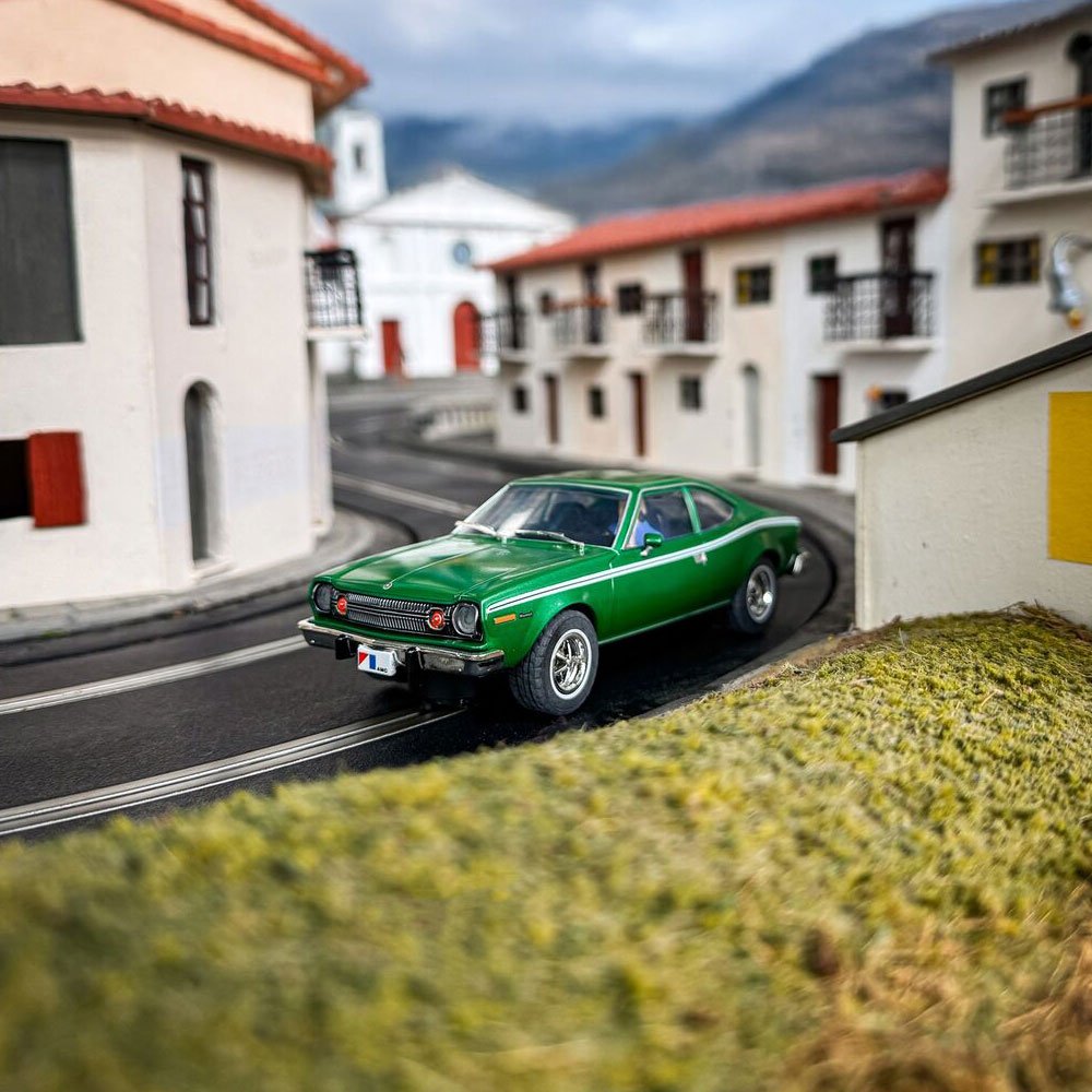 SCALEXTRIC 1/32 AMC HORNET - GREEN SLOT CAR