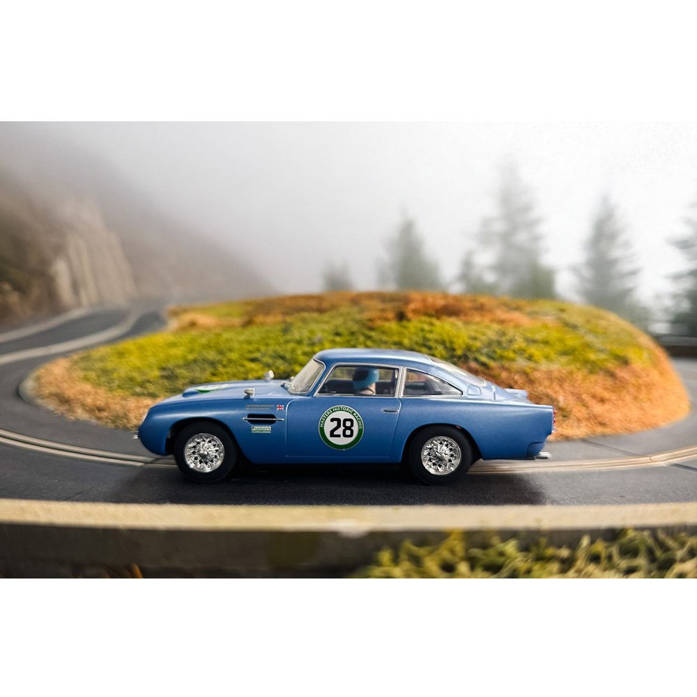 SCALEXTRIC 1/32 ASTON MARTIN DB5 - HISTORIC GT RACING SLOT CAR