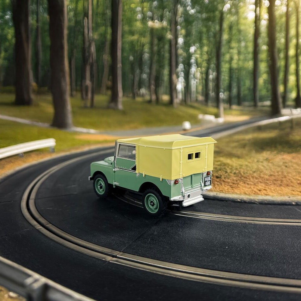 SCALEXTRIC 1/32 LAND ROVER SERIES 1 HUE166 SLOT CAR