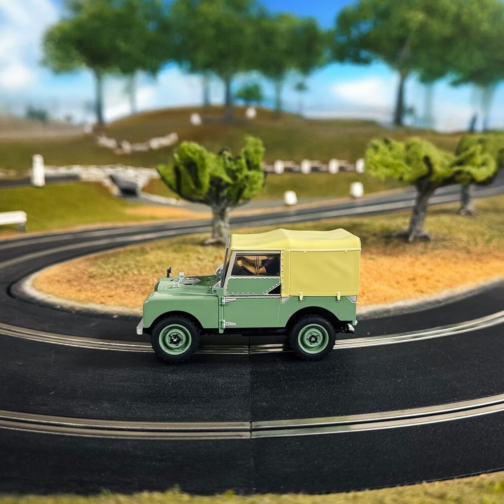SCALEXTRIC 1/32 LAND ROVER SERIES 1 HUE166 SLOT CAR