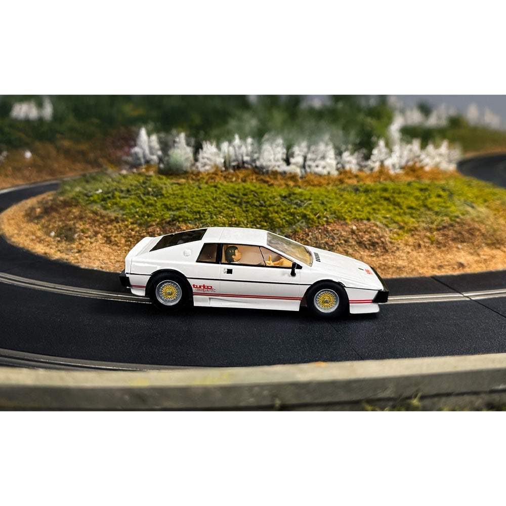 SCALEXTRIC 1/32 JAMES BOND LOTUS ESPRIT TURBO WHITE - FOR YOUR EYES ONLY SLOT CAR