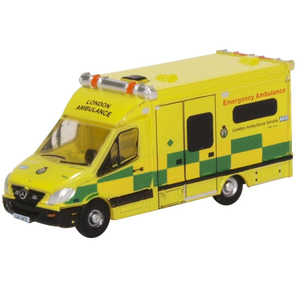 OXFORD 1/148 MERCEDES AMBULANCE - LONDON AMBULANCE SERVICE