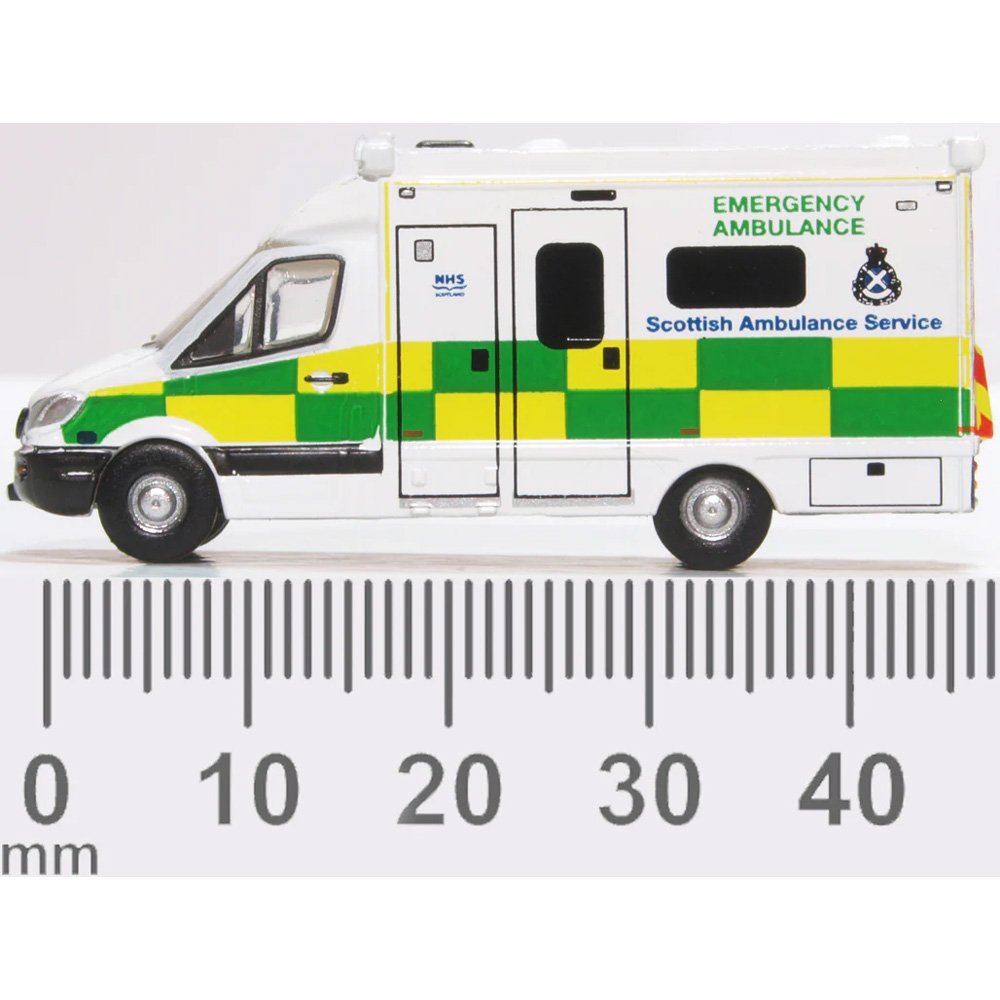 OXFORD 1/148 MERCEDES AMBULANCE - SCOTTISH AMBULANCE SERVICE