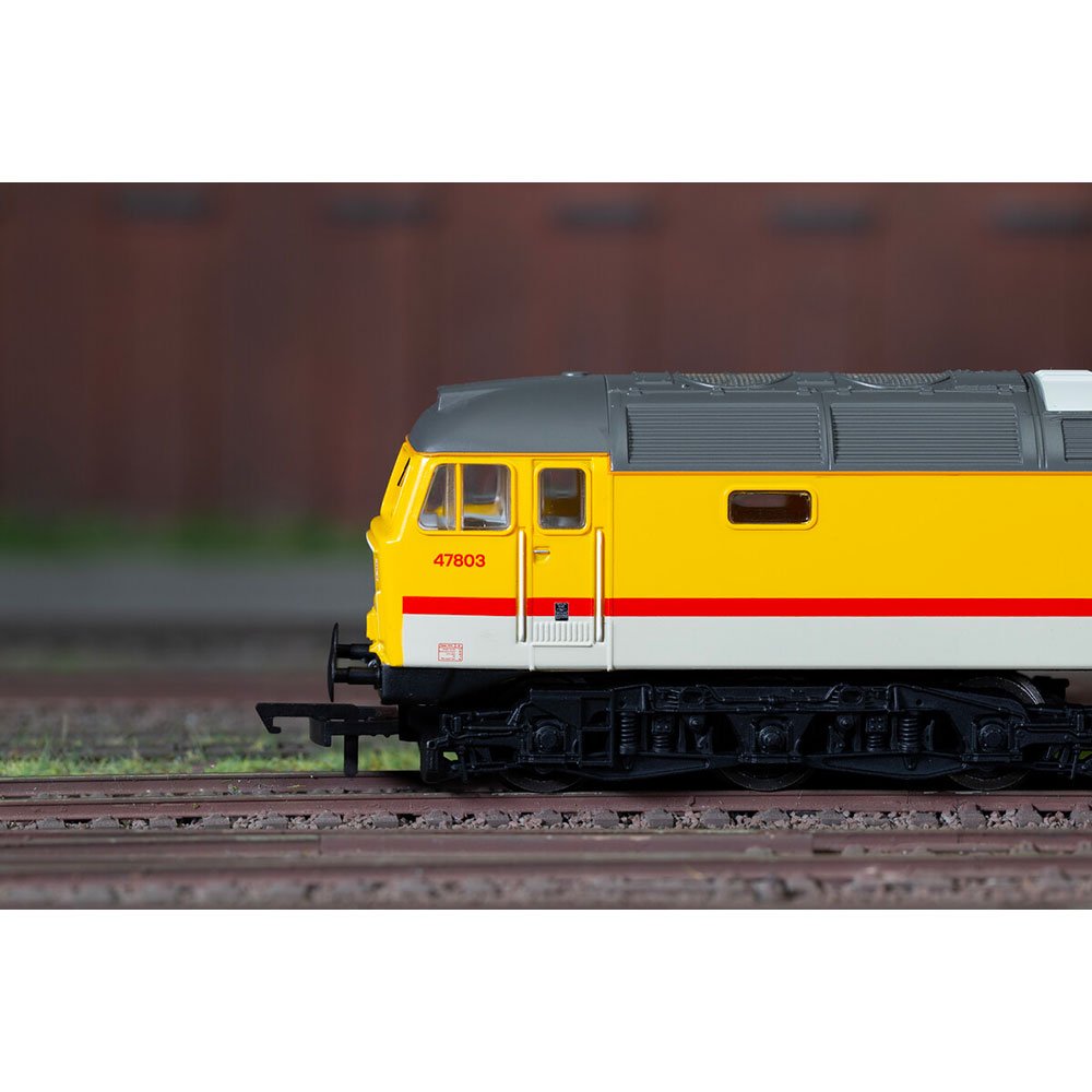 HORNBY RAILROAD PLUS BR INFRASTRUCTURE CLASS 47 CO-CO 47803 - ERA 8