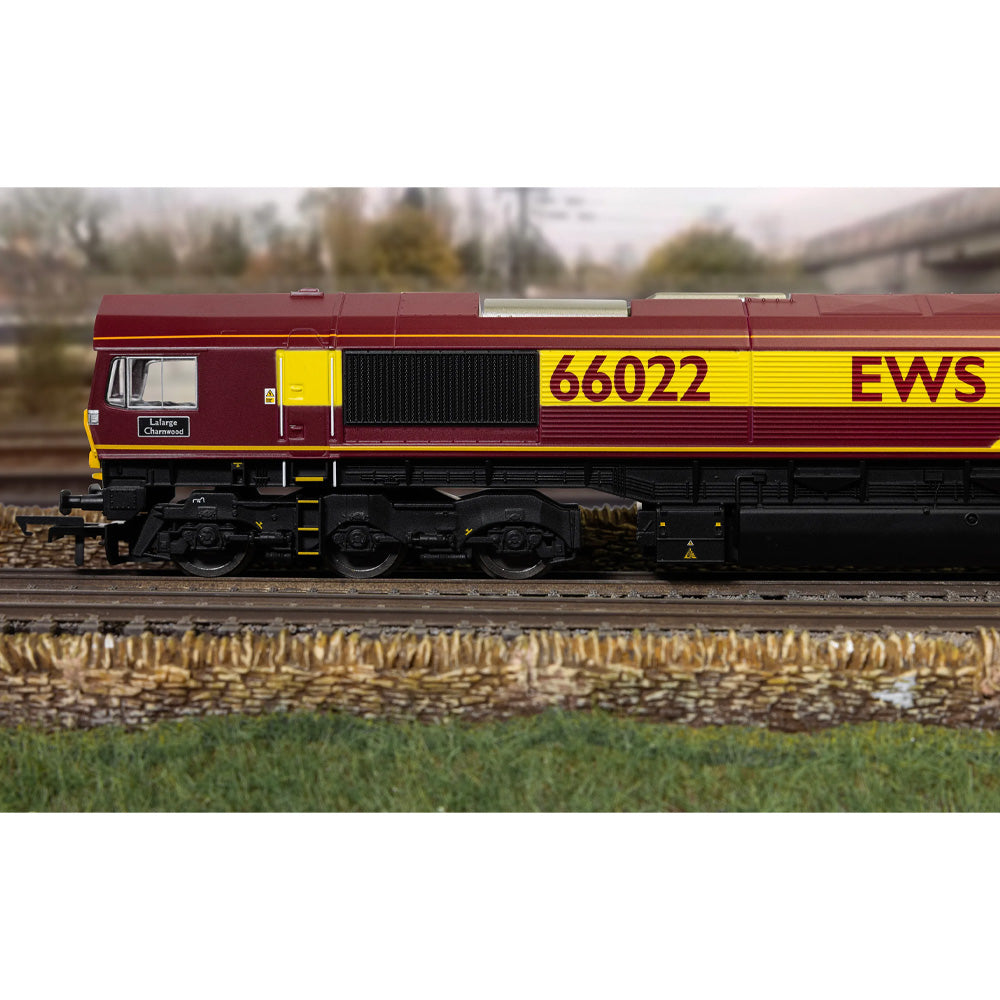 HORNBY 1/76 RAILROAD EWS - CLASS 66 - "LAFARGE CHARNWOOD" 66022