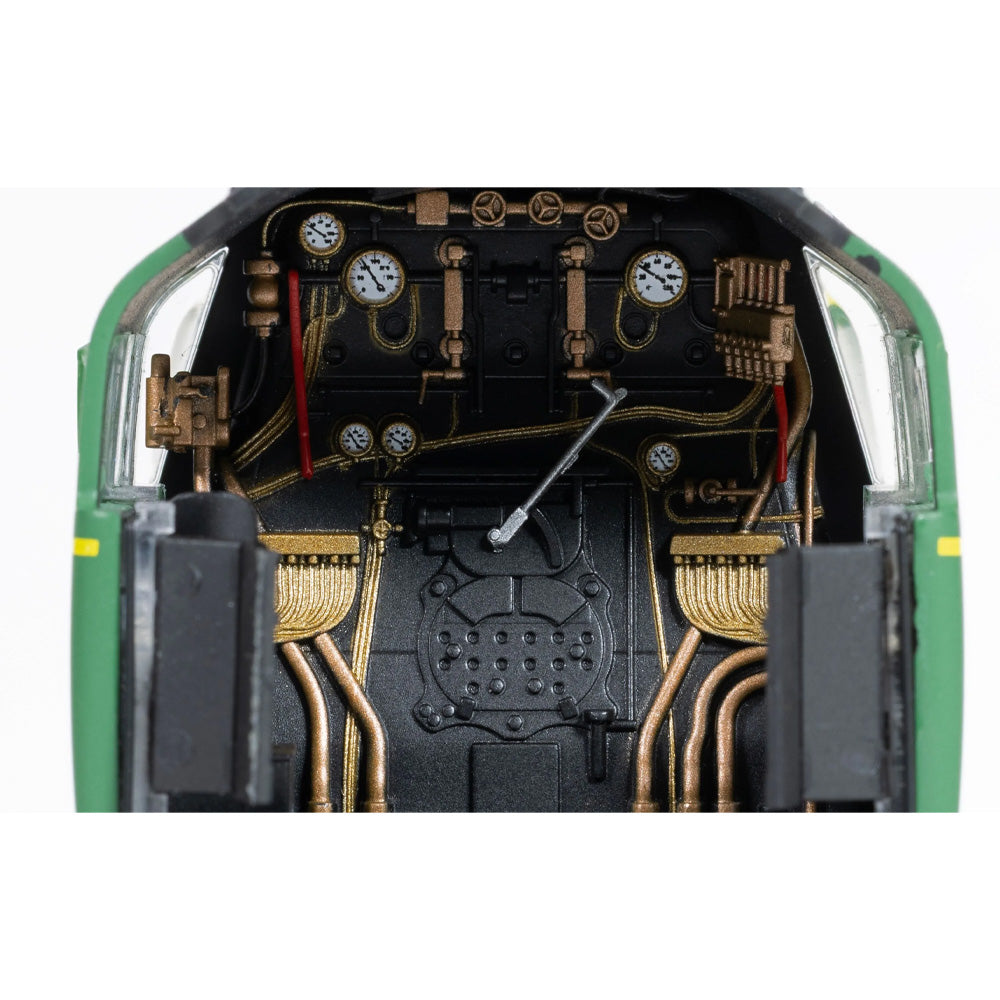 HORNBY 1/76 SR MERCHANT NAVY CLASS CUNARD WHITE STAR LINE 21C4- WITH STEAM GENERATOR AND SOUND