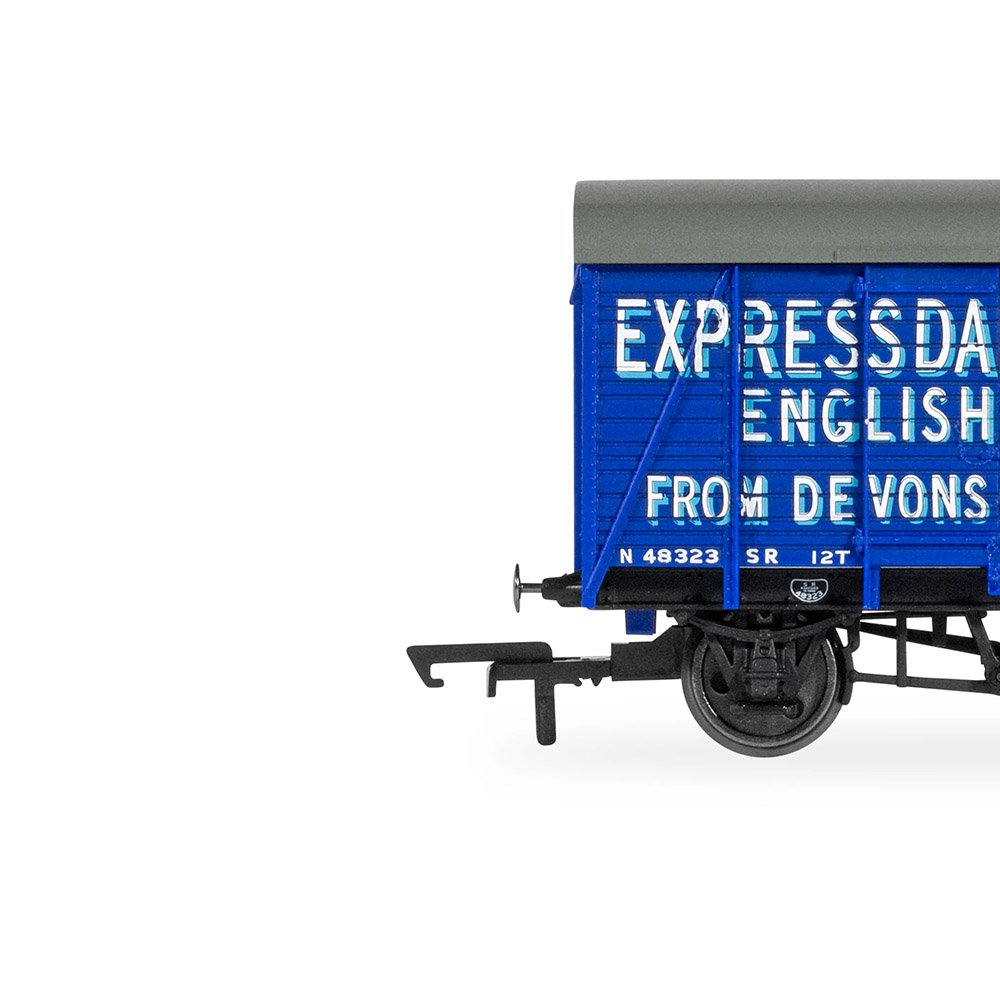 HORNBY SR EXPRESS DAIRIES BOX VAN 48323