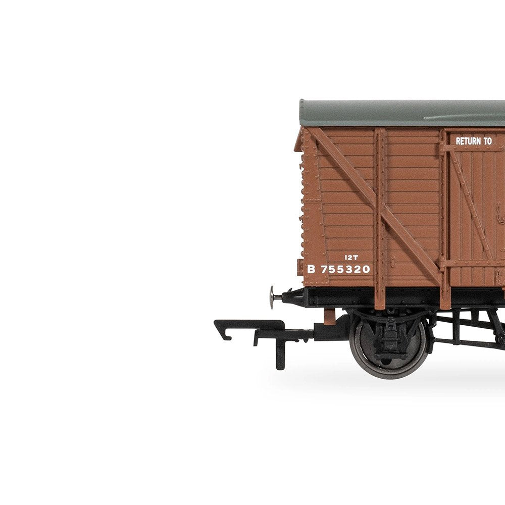 HORNBY BR EX SR BOX VAN CADBURY B755320