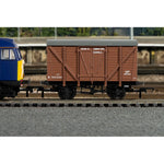 HORNBY BR EX SR BOX VAN CADBURY B755320