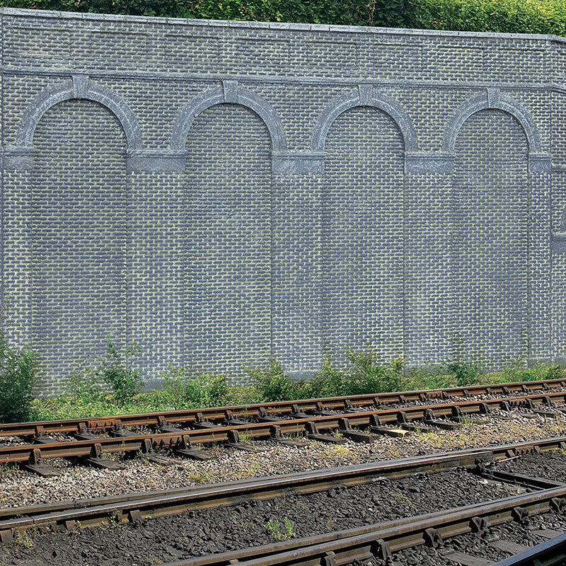 HORNBY HIGH LEVEL ARCHED RETAINING WALLS X 2 (ENGINEERS BLUE BRICK)