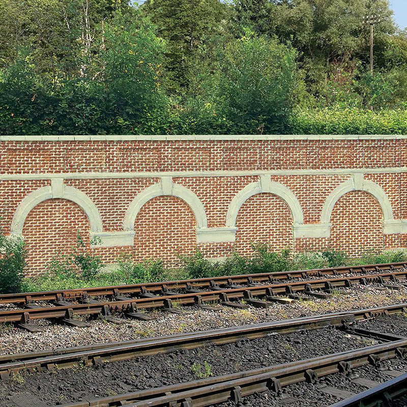 HORNBY LOW LEVEL ARCHED RETAINING WALLS X2 (RED BRICK)
